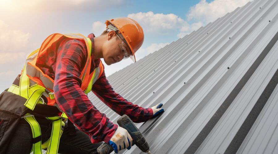 Professional gutter cleaning in Huntsville, IL